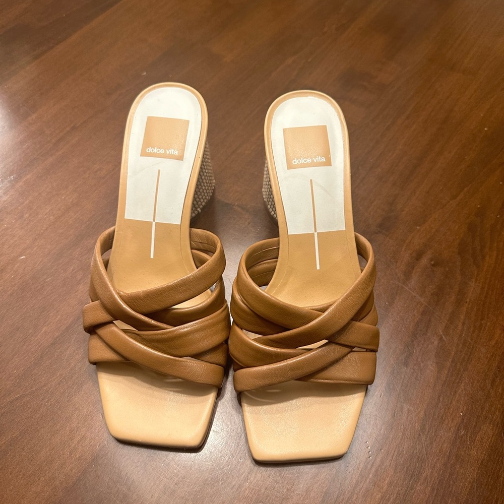 Dolce Vita leather sandal, size 7.5